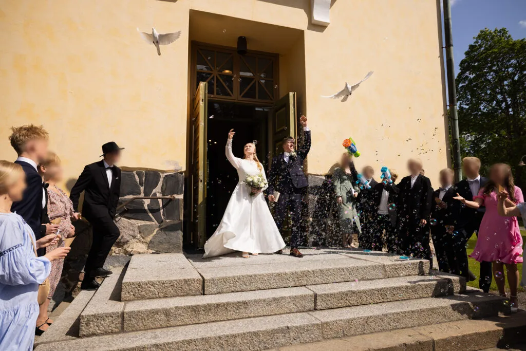 250607_TOMMI&ANNEMARI_2241-blur